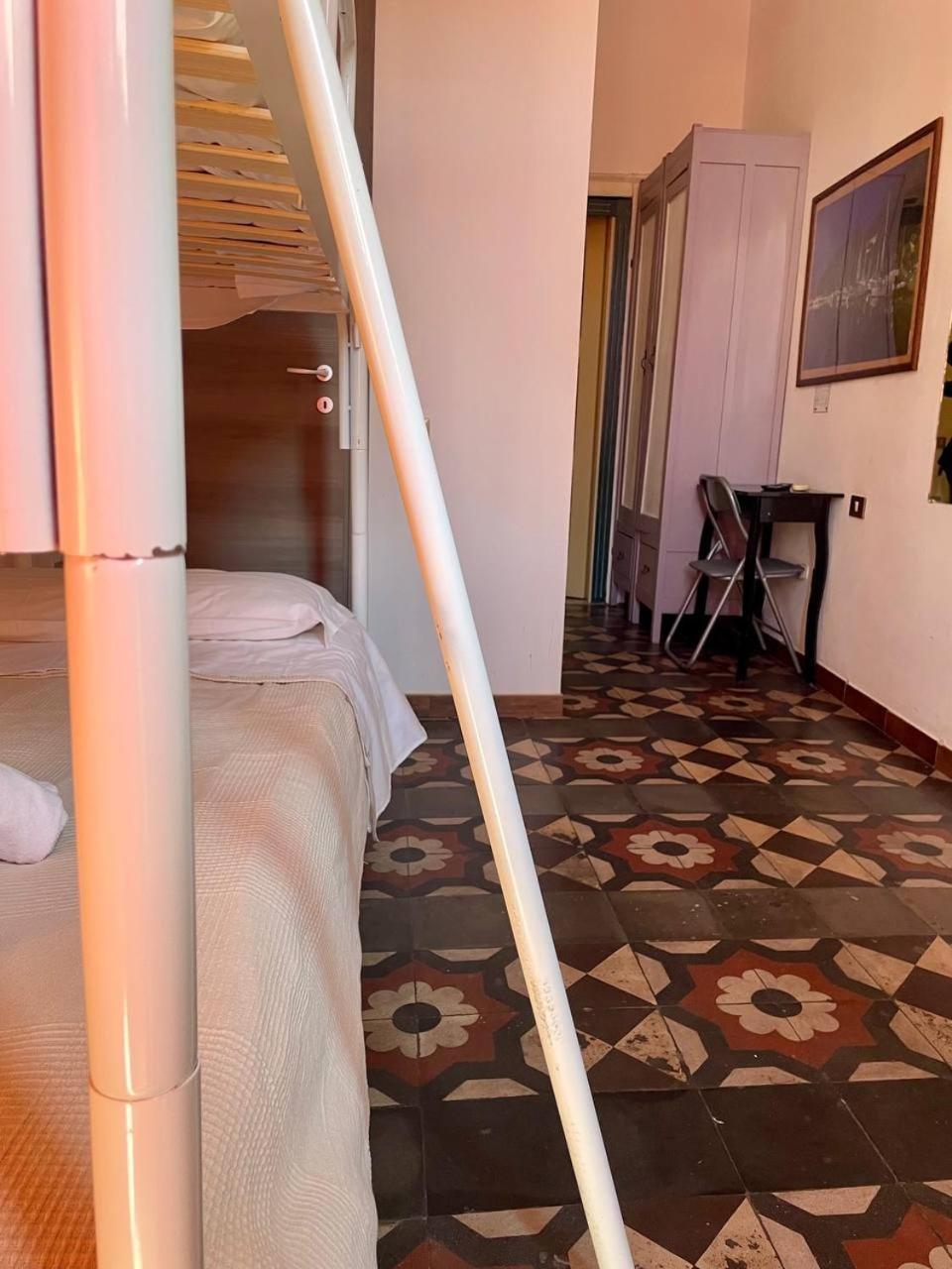 Onlyrooms III - Recommended For Under 30S Cagliari Pokoj fotografie